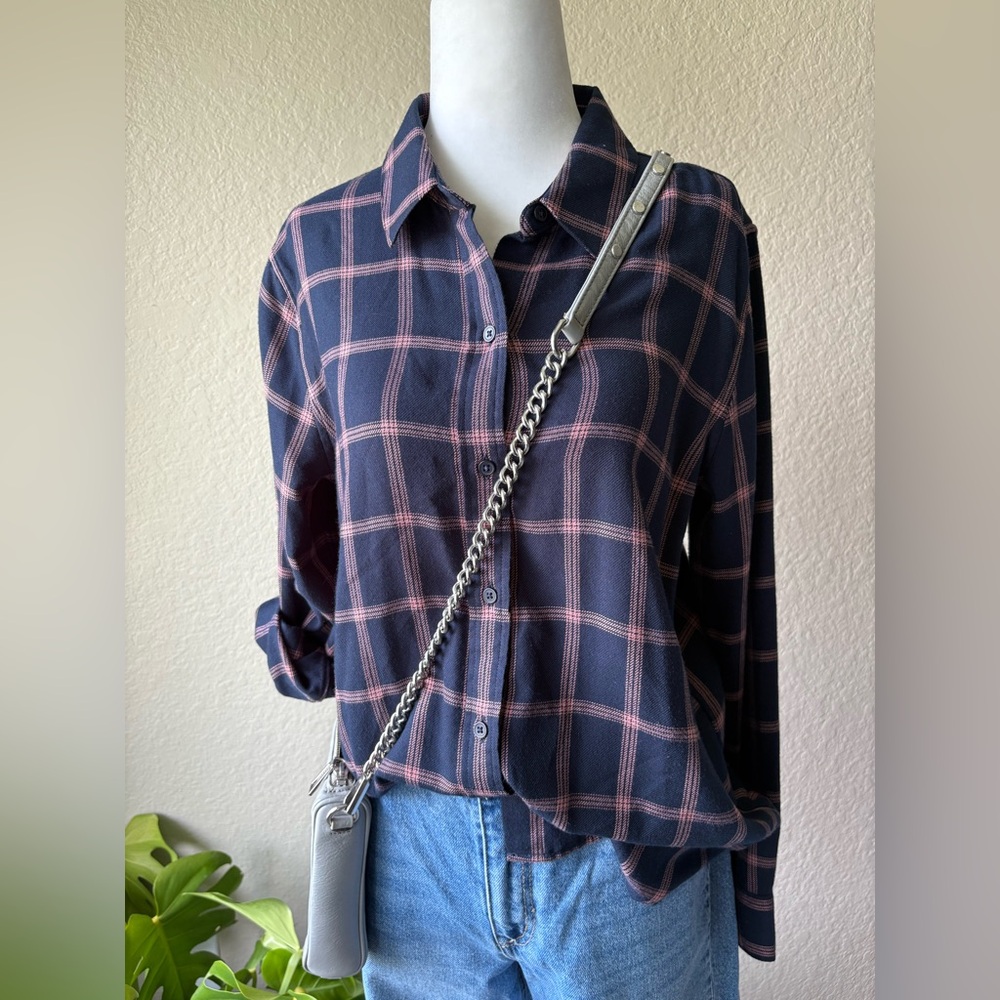 Banana Republic Plaid Boyfriend Button Down Shirt in Navy/White/Pink Women’s M